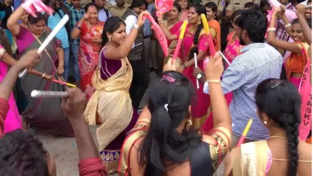 టీఆర్ఎస్ సంబరాలు