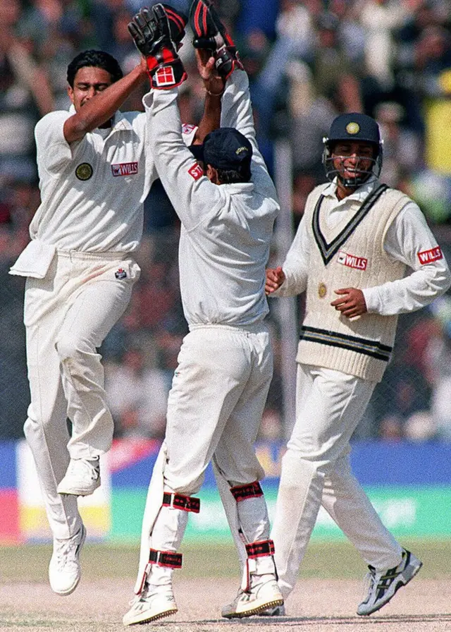 शिवसेना, भारत, पाकिस्तान, दिल्ली, अनिल कुंबळे