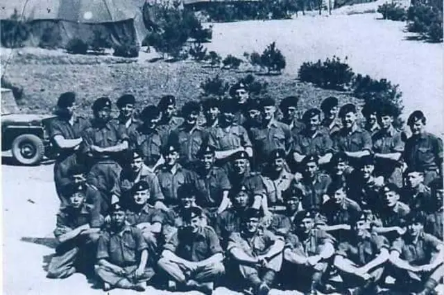 켄 켈드와 함께 전투에 참전했던 소대원들 모습