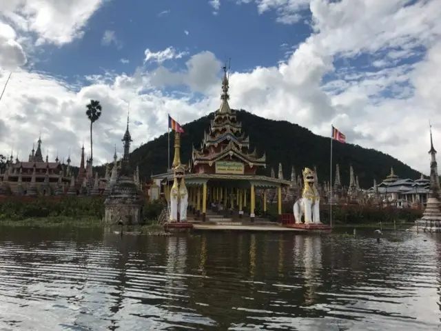 တာခေါင်မွေတော်