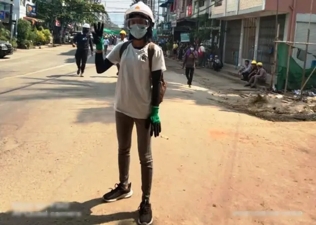 သူနာပြု မခင်ခင်ကြွယ်