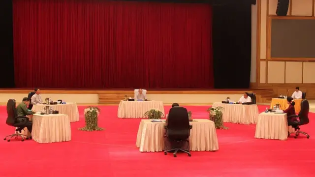 ခြောက်ပွင့်ဆိုင်တွေ့ဆုံမှု