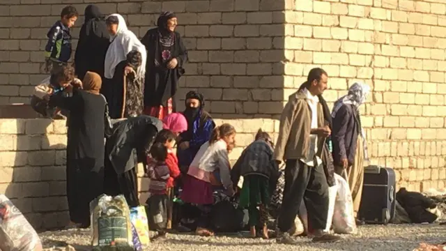 بازگشت غیرنظامیان به بزوایا پس از آزادسازی آن در روز دشنبه توسط ارتش