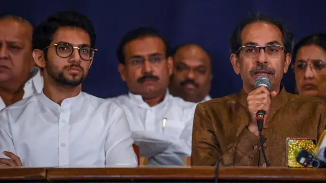 ઉદ્ધવ અને આદિત્ય ઠાકરે