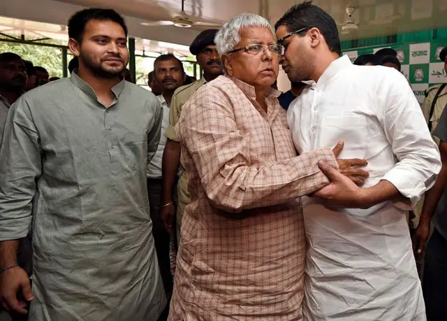 ઇલેક્શન મૅનેજરોનું રાજકારણના પડદા પાછળનું કામ વિવાદોથી પર હોતું નથી