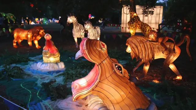 农历丁酉鸡年正月十五元宵节在西历的2月11日