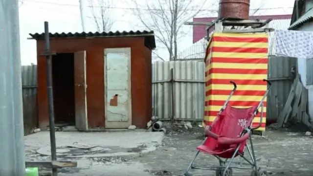 Кыргызстанда 700 миңдей бала жакырчылыкта чоңоюп жатат