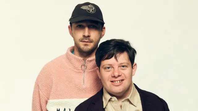 Bintang film The Peanut Butter Falcon, Shia LeBouf dan Zack Gottsagen