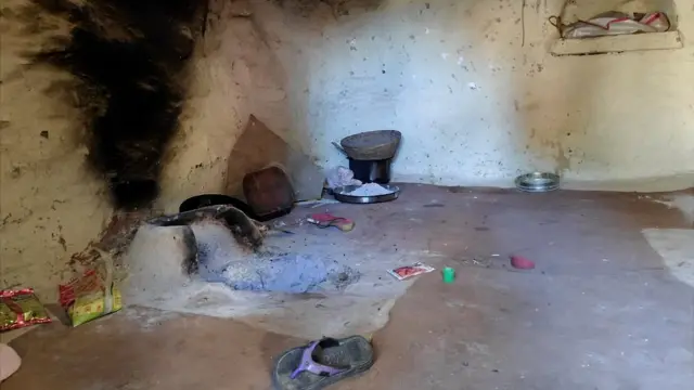 शिवपुरी, आदिवासी, राशन कार्ड गिरवी