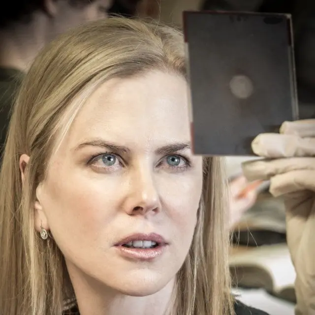 Nicole Kidman interpretando Rosalind Franklin na peçabetano ao vivoteatro 'Foto 51'