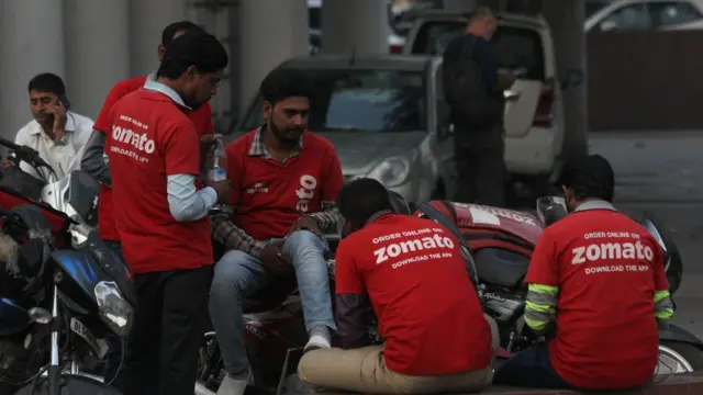 జొమాటో డెలివరీ ఉద్యోగులు