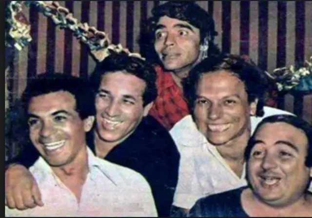 محمود جندي مثل بدلاً من الفنان الراحل أحمد ذكي في مسرحية مدرسة المشاغبين