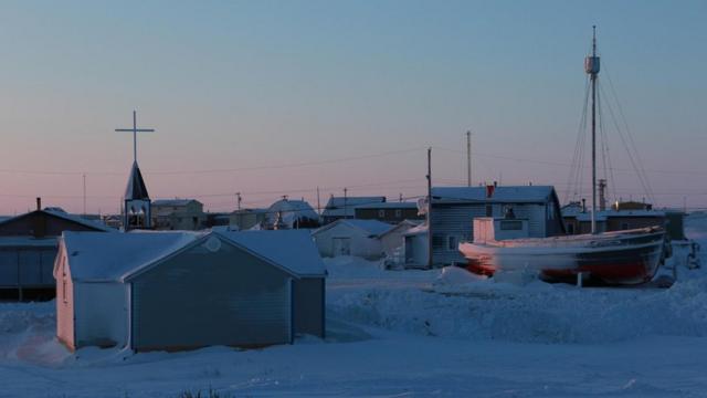 图克托亚图克的因纽维阿勒伊特族群是加拿大大陆冰原边缘的最后一个北极村庄