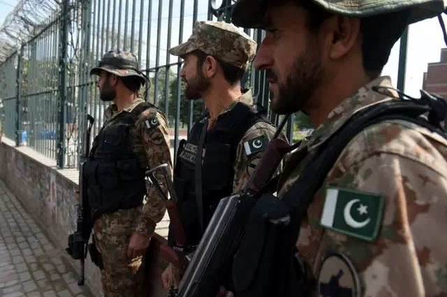 स्टेडियम के आस पास पुख़्ता सुरक्षा इंतजाम