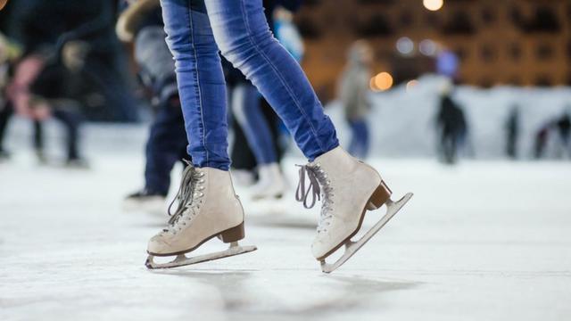 Chique Sport - We are sad to hear the rinks in ENGLAND aren't