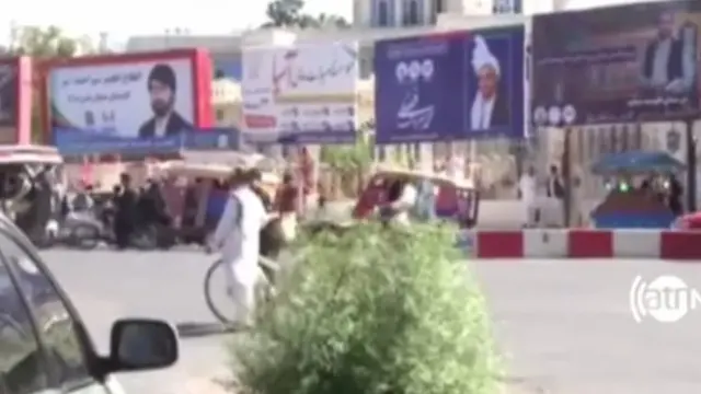 নির্বাচনে পুরুষদের ব্যানার বিলবোর্ড নিয়ে কথা না উঠলেও নারীদের পোস্টার নিয়েই আলোচনা হচ্ছে