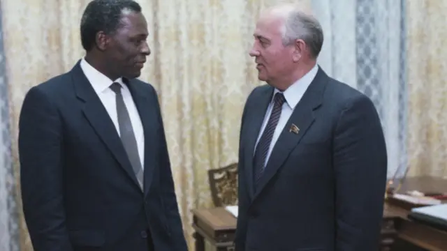 Горбачев и душ Сантуш