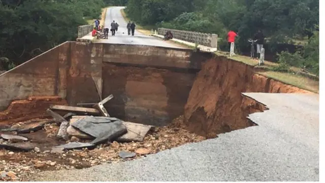 Ara ọna to wọ ilu Beira to ti bajẹ