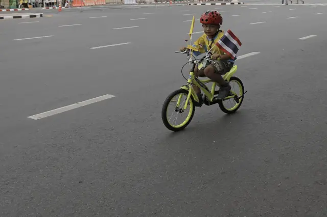 ผู้ที่เข้าร่วมงานมีหลายหลายช่วงอายุ อย่างเด็กน้อยนักปั่นคนนี้ก็มา