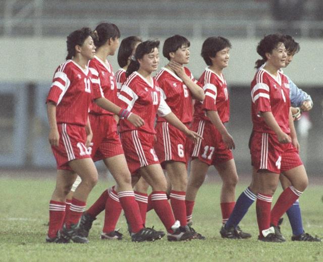 參加第一屆女子足球世界杯的中國女子國家隊