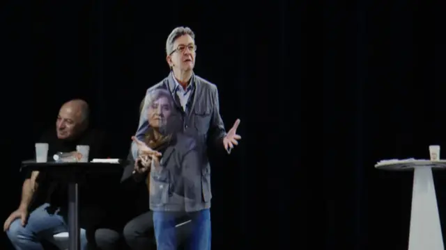 Ông Jean-Luc Mélenchon dùng công nghệ hologram để xuất hiện nhiều nơi cùng lúc