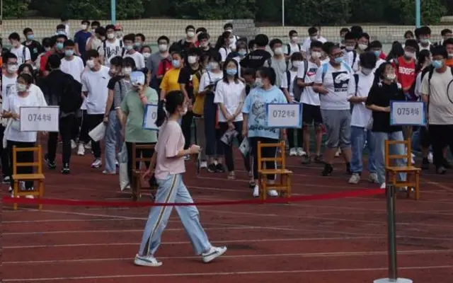 Amashure mu Bushinwa yari yugawe igihe uwo mugera wizizira ico gihugu mu ntango z'uno mwaka