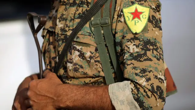 YPG savaşçısı