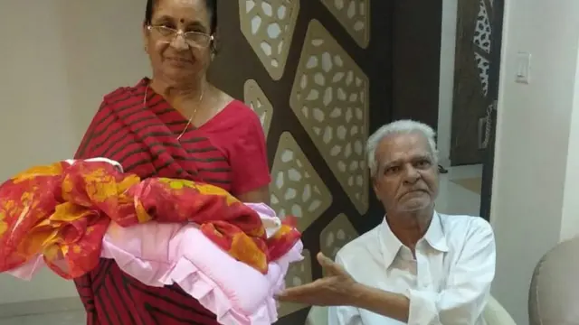 દાદા દાદી સાથે પંક્તિ