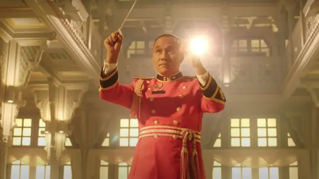 พ.อ. ประทีป สุพรรณโรจน์ แต่งทำนองและเรียบเรียงเพลง "ด้วยรักและภักดี"