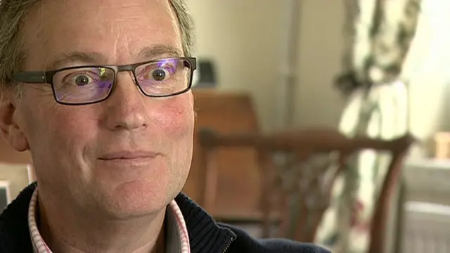 Giles Cooper, enfermo de cáncer de mama