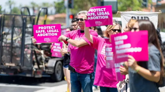 Manifestantes levantam cartazeroleta brasileira betano como jogardefesa do aborto legal e seguroroleta brasileira betano como jogarIrvine, Califórnia,roleta brasileira betano como jogarjunhoroleta brasileira betano como jogar2018.