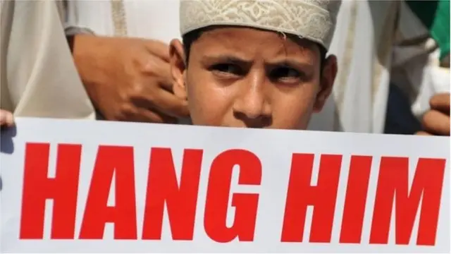 ముంబయిలో కసబ్‌కు ఉరిశిక్ష వేయాలని ప్రదర్శన