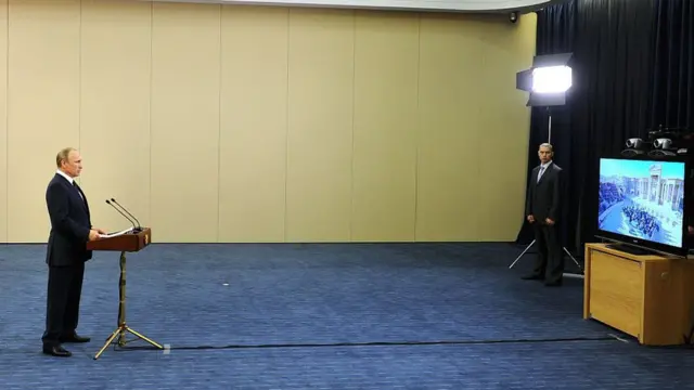 Президент Путин обратился к музыкантам и зрителям концерта в Пальмире по видеосвязи