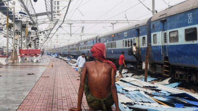 В индийском штате Орисса парализовано железнодорожное движение