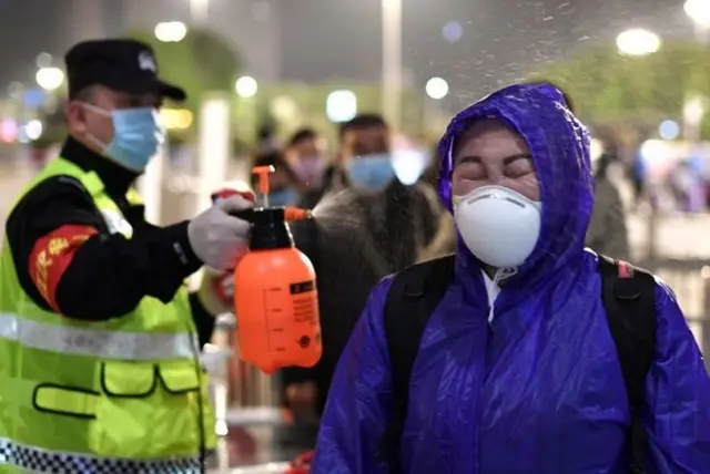 මිලියන 11 ක ජනගහනයක් සිටින වූහාන් නගරය වසා දමා සති 11 ක් ගතවී ඇත