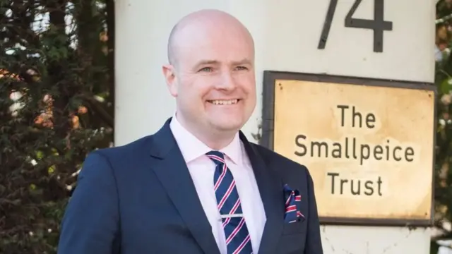 كيفين ستِنسون،