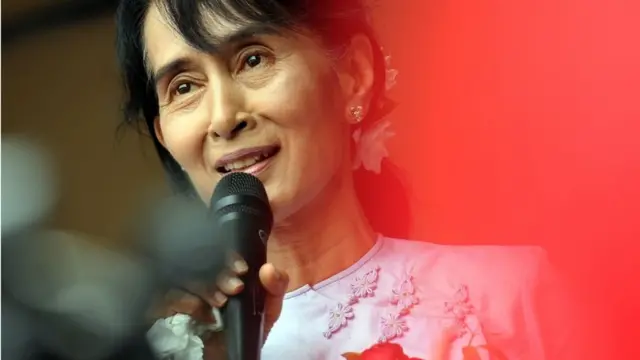 အောင်ဆန်းစုကြည်