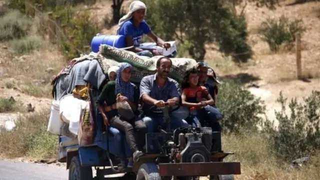 மீண்டும் நாடு திரும்பும் சிரியா மக்கள்