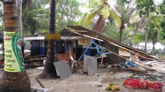 Rudi Herdiansyah's stall, devastated by the tsunami