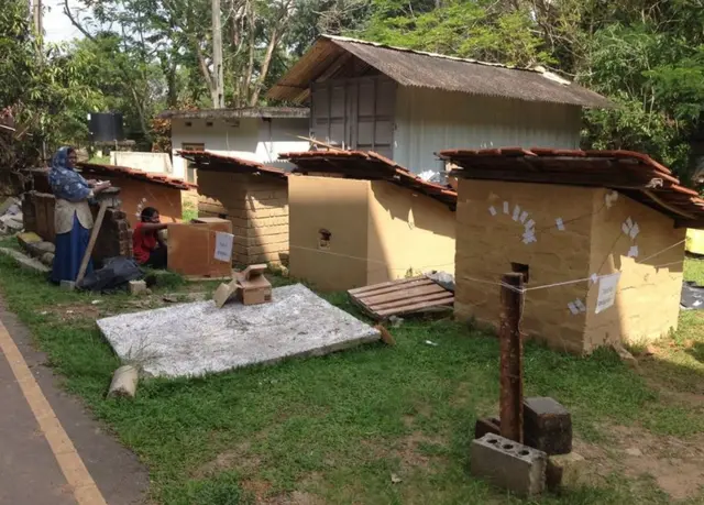 නව නිවාස අත්හදා බලමින්