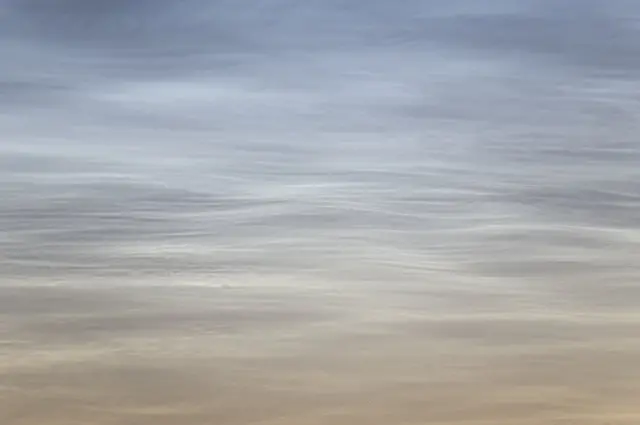 Olas silenciosas en el cielo: nube mesosférica polar de Mikko Silvola