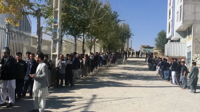 اروپايي ټولنې استازي له دواړو کمیسیونونو غوښتي و چې د خلکو رایې درناوی وکړي