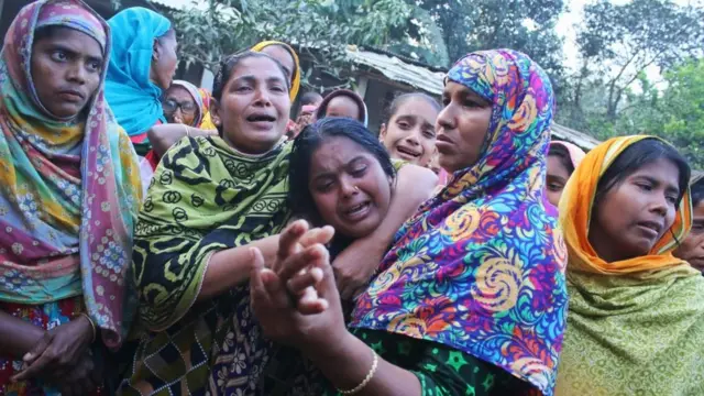 বাংলাদেশের ঠাকুরগাঁওয়ে বিএসএফের হাতে নিহত এক ব্যক্তির পরিবারের সদস্যদের বিলাপ