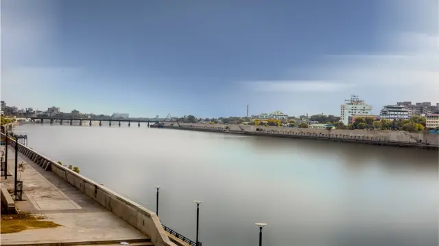 રિવરફ્રન્ટ