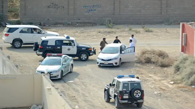 সৌদিতে সন্ত্রাসী হামলার ঘটনা বেড়ে যাওয়ায় জাতীয় নিরাপত্ত নিয়ে উদ্বিগ্ন সরকার।