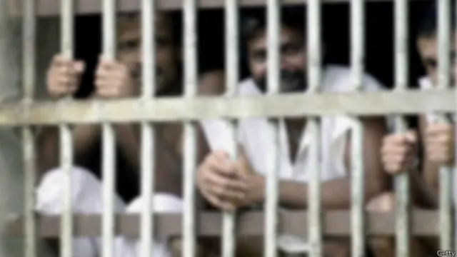 සිරකරුවන්