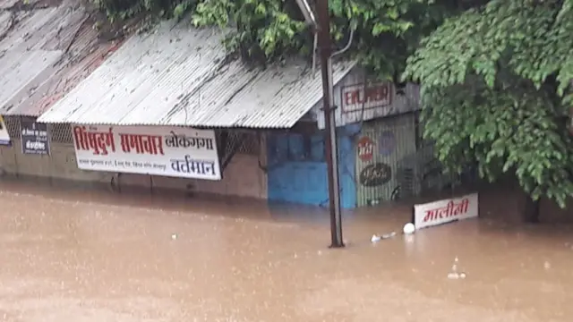 जिल्ह्यातील व्यवहार ठप्प झाले आहेत.