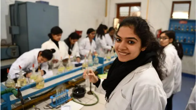 પ્રતીકાત્મક તસવીર