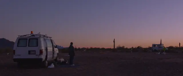 Автофургон заменил Ферн и утраченный дом, и умершего мужа, стал ей и семьей, и единственным другом