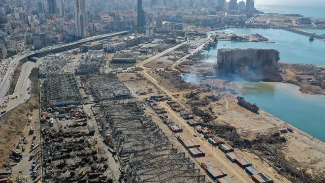 موقع الانفجار من الجهة المقابلة لنادي التجديف